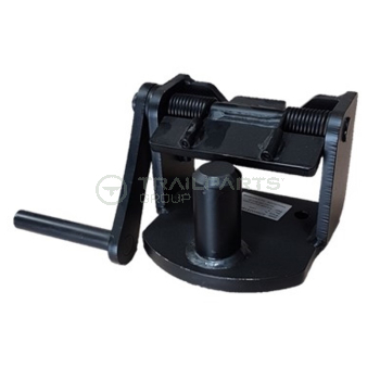 Foot pedal operated airport tow hitch with 40mm pin